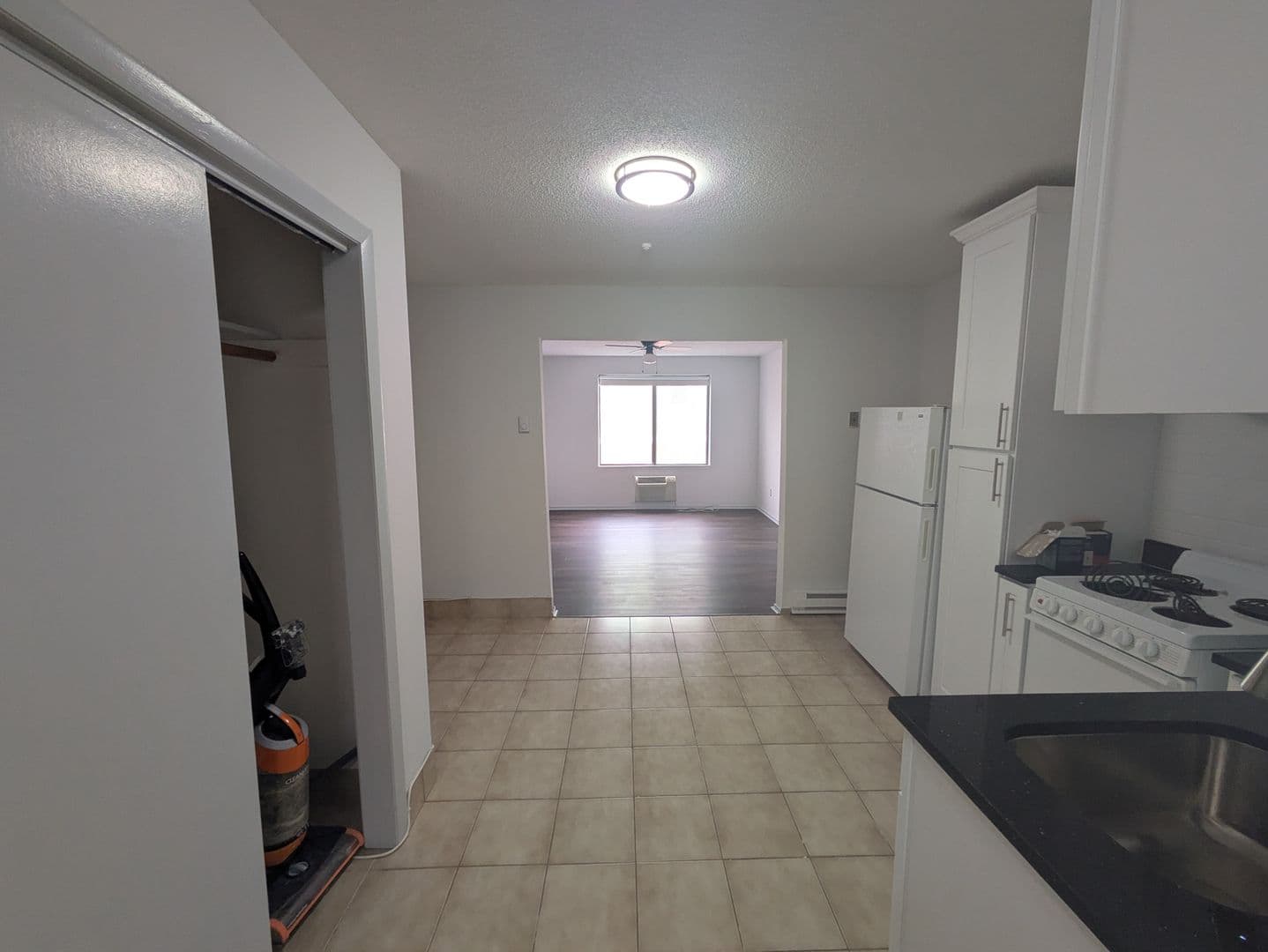 Norwalk Apartment: 289 Main Ave