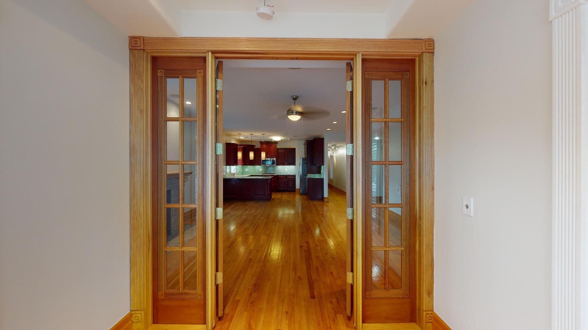 Chicago Apartment: 4954-58 S King Drive
