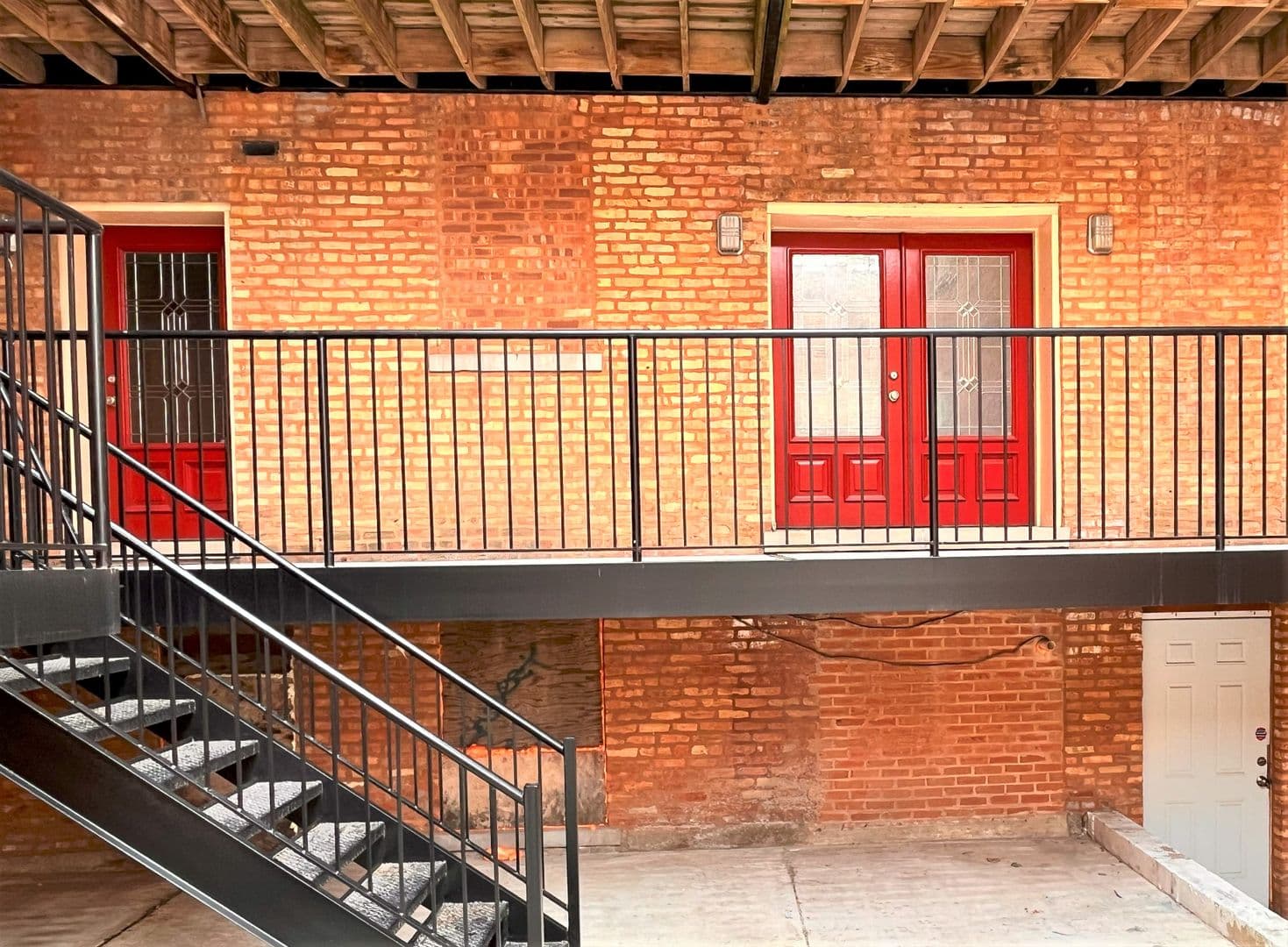 Chicago Apartment: 4954-58 S King Drive