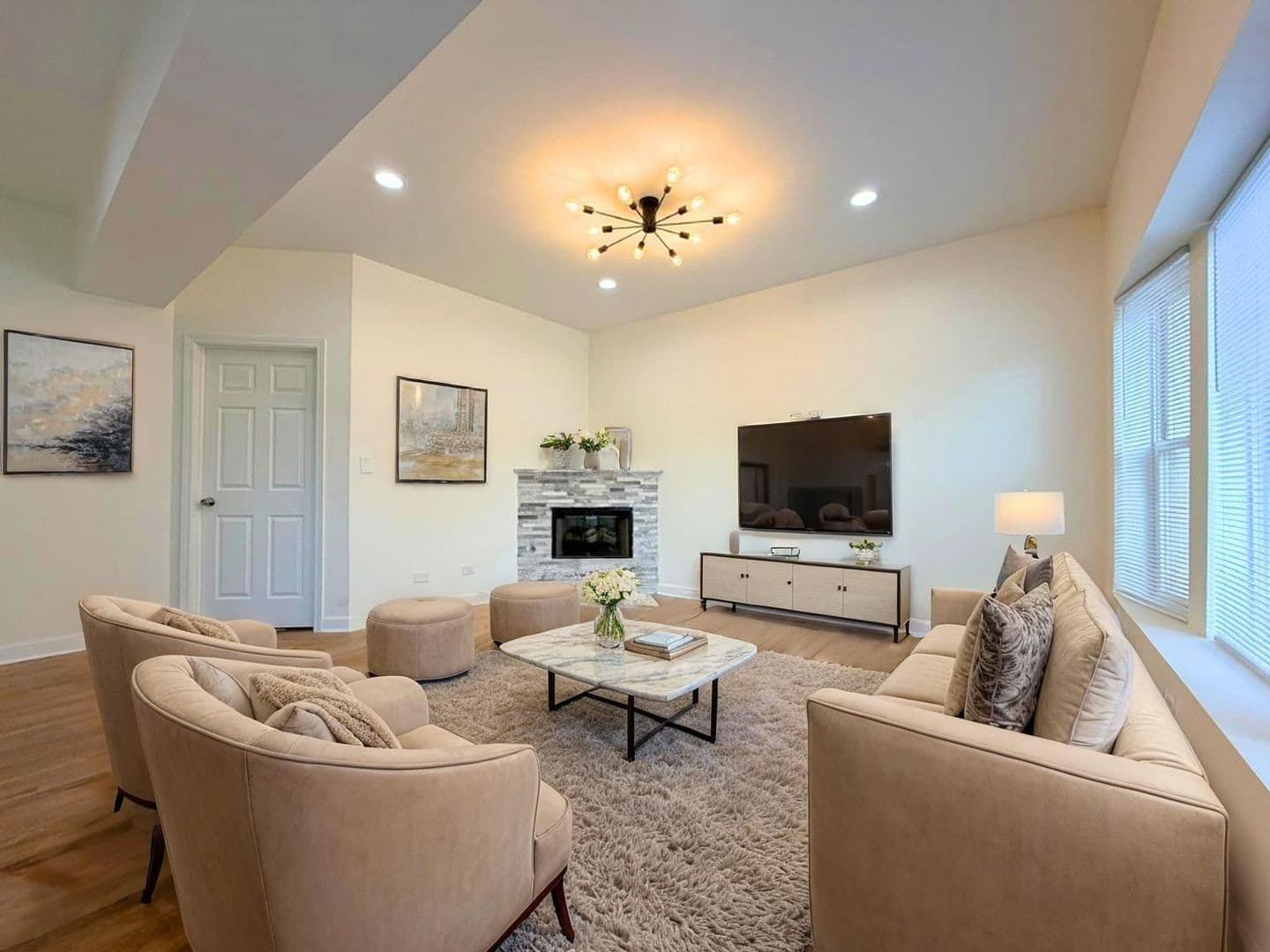 Chicago Apartment: Indiana Ave 4852-58 118-124