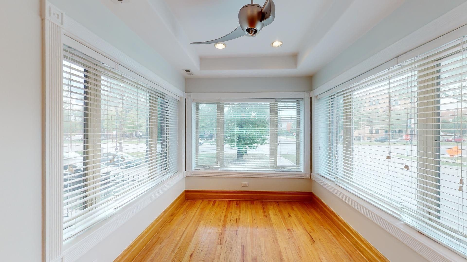 Chicago Apartment: 4954-58 S King Drive