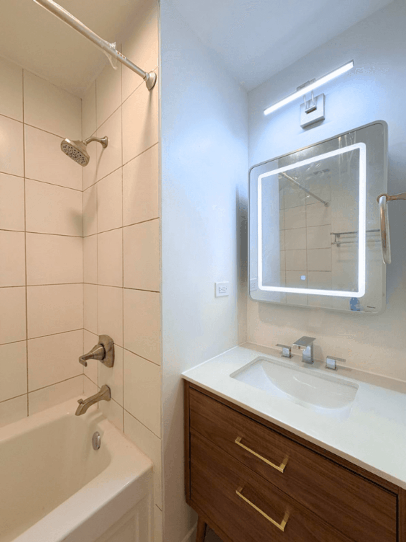 Chicago Apartment: Indiana Ave 4852-58 118-124