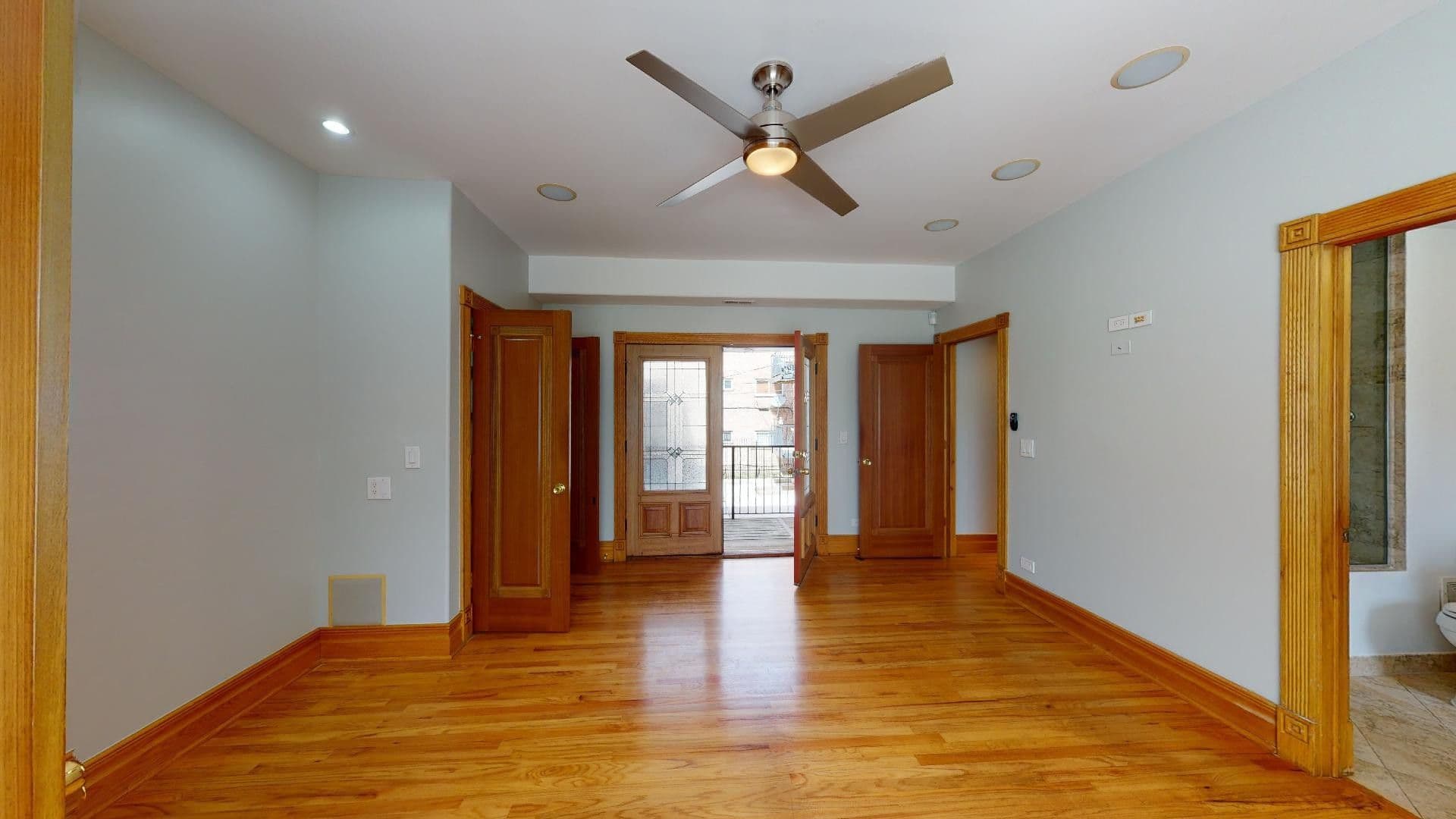 Chicago Apartment: 4954-58 S King Drive
