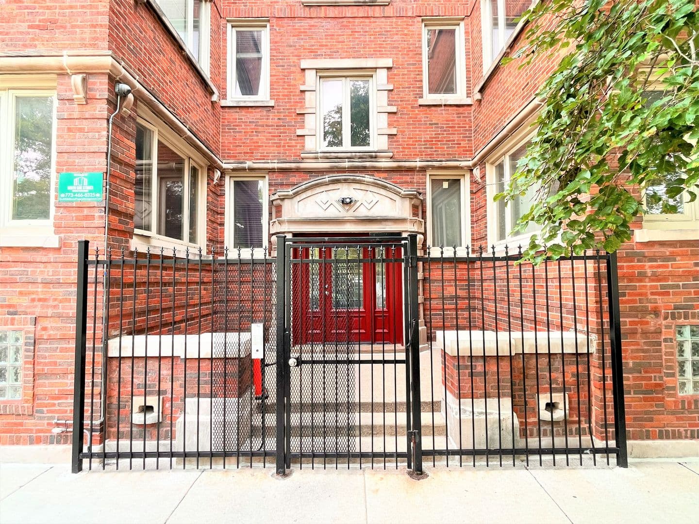 Chicago Apartment: 4954-58 S King Drive