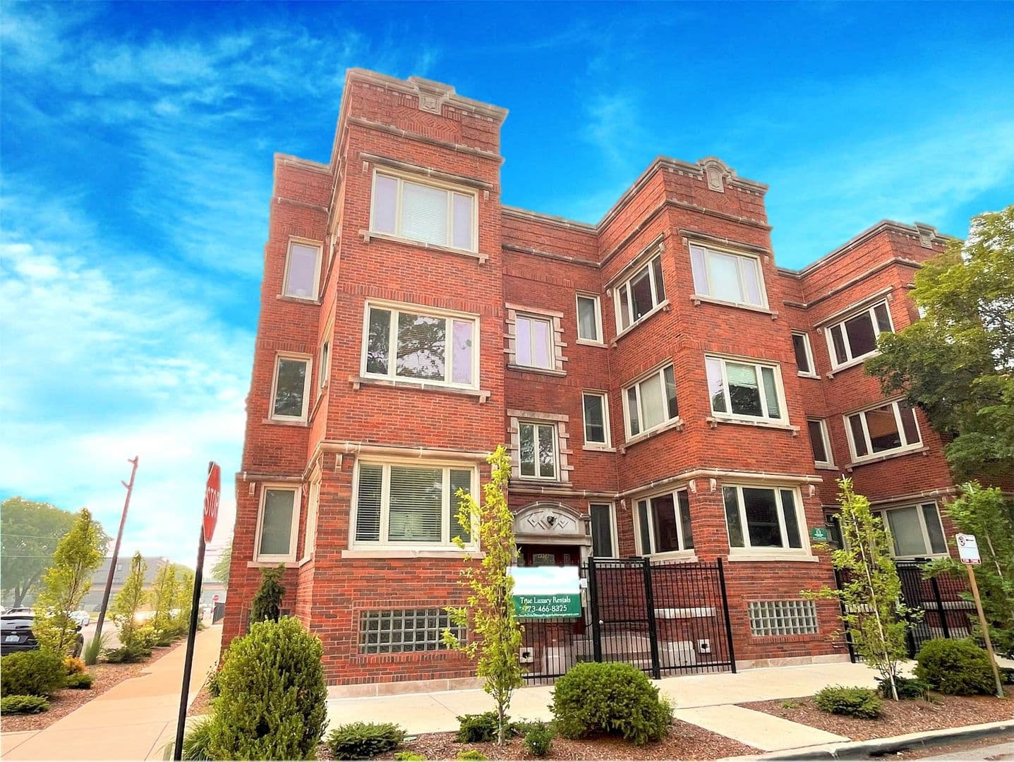 Chicago Apartment: 4954-58 S King Drive