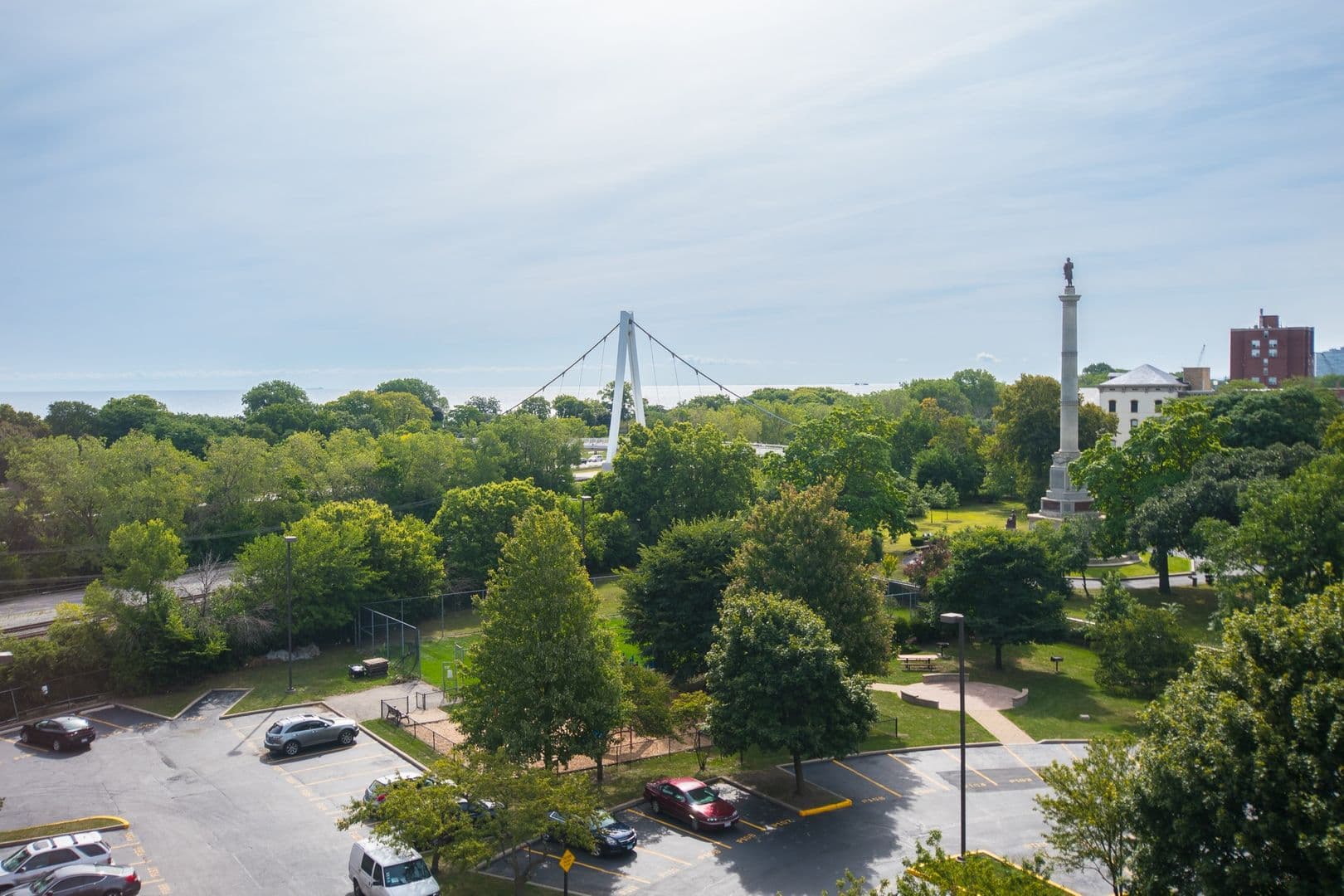 Chicago Apartment: 606 - 637 E Woodland Park Ave