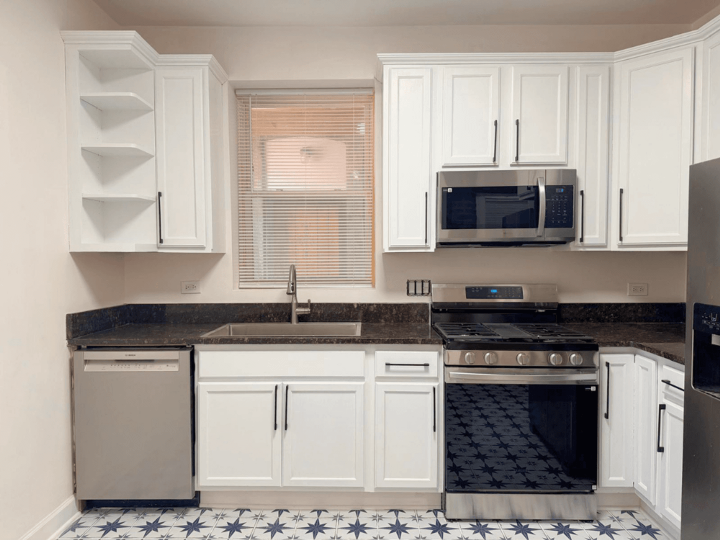 Chicago Apartment: Indiana Ave 4852-58 118-124