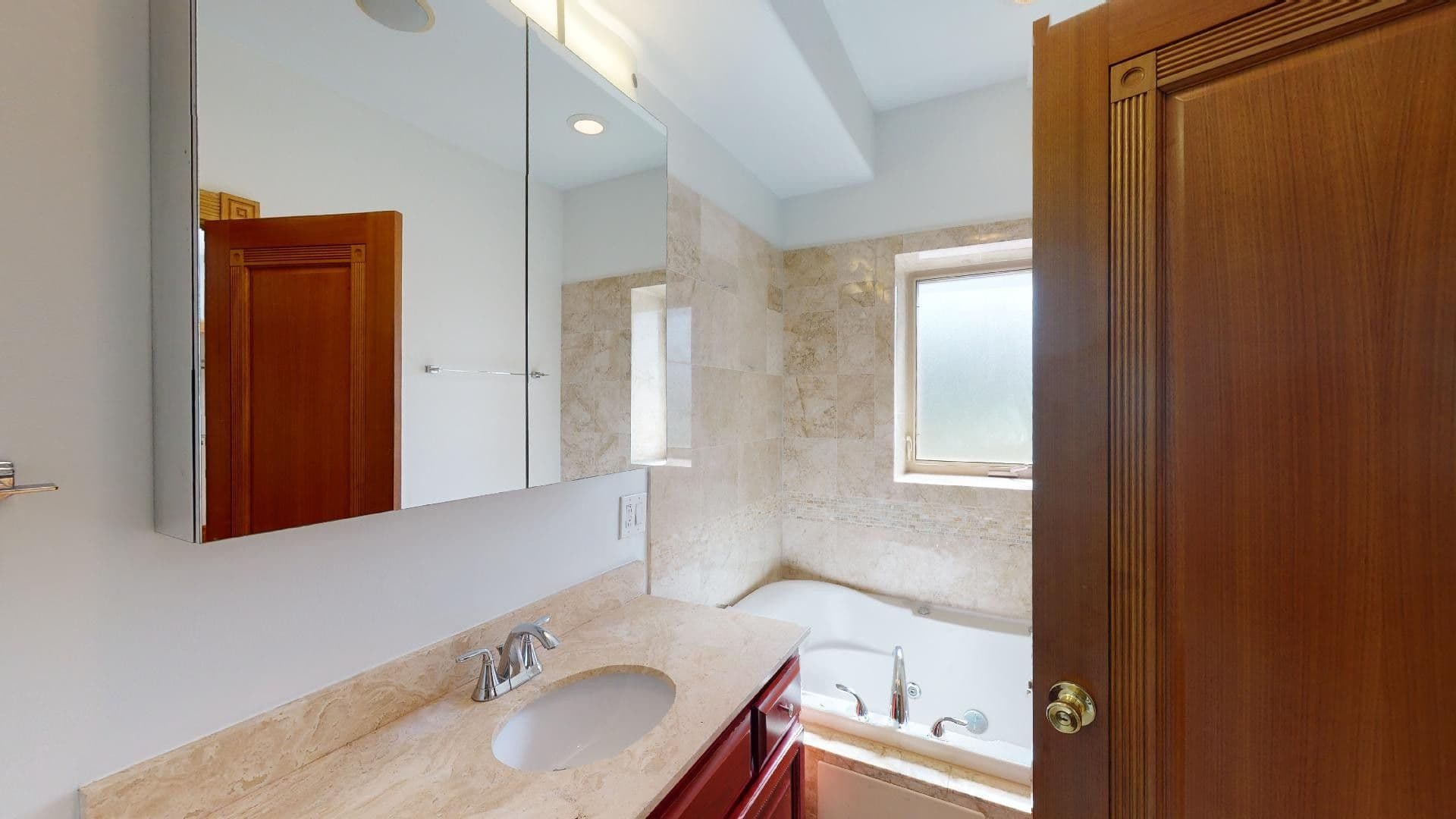 Chicago Apartment: 4954-58 S King Drive