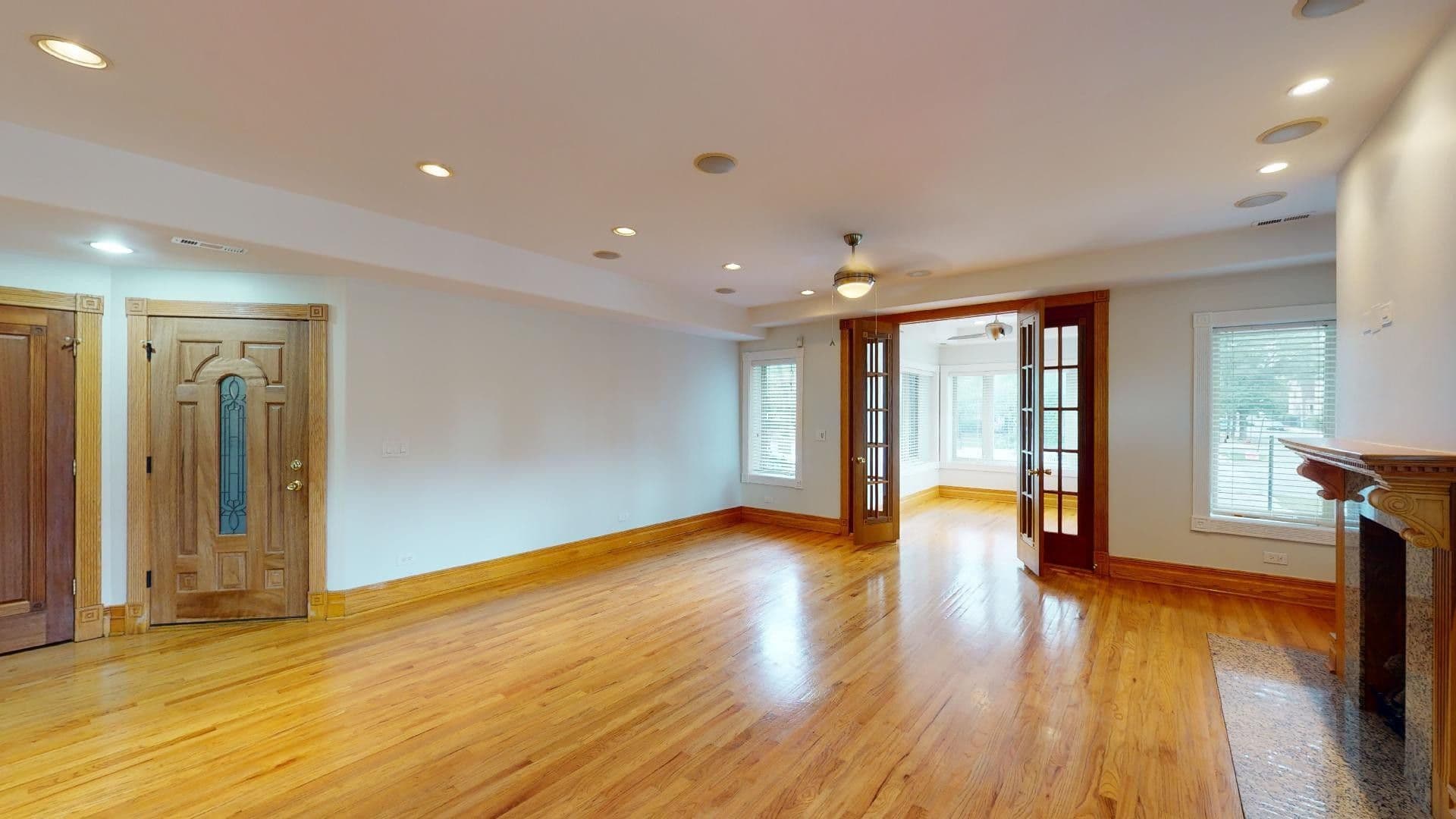 Chicago Apartment: 4954-58 S King Drive