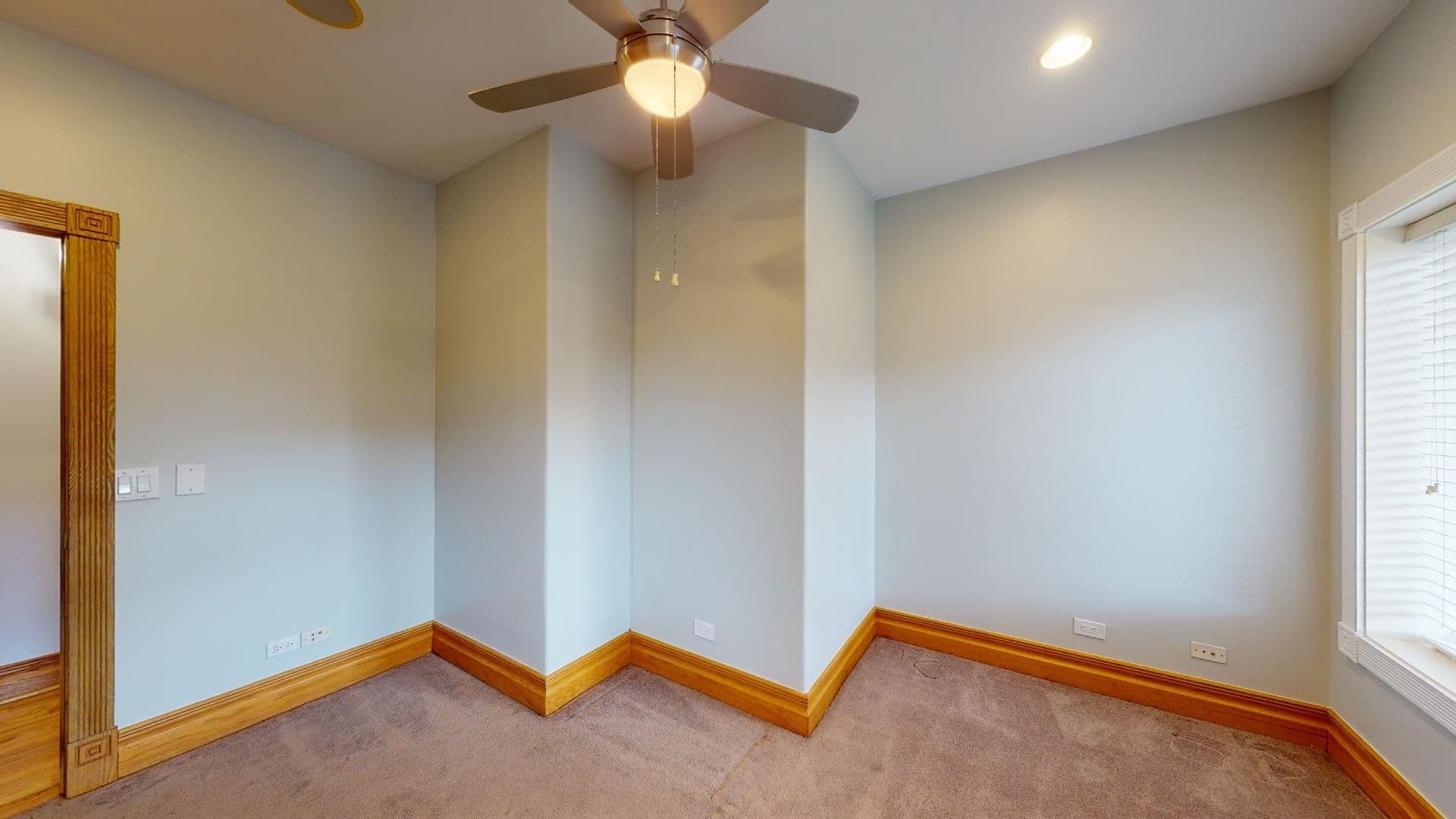 Chicago Apartment: 4954-58 S King Drive
