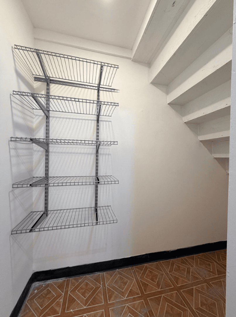 Chicago Apartment: Indiana Ave 4852-58 118-124