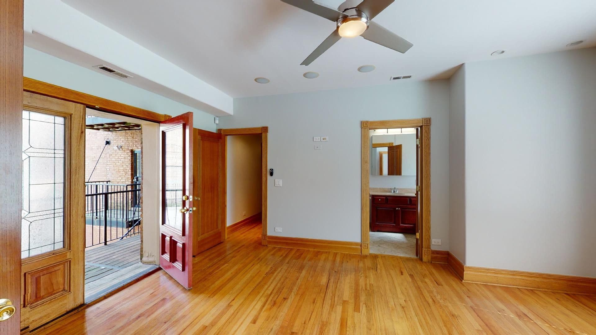 Chicago Apartment: 4954-58 S King Drive