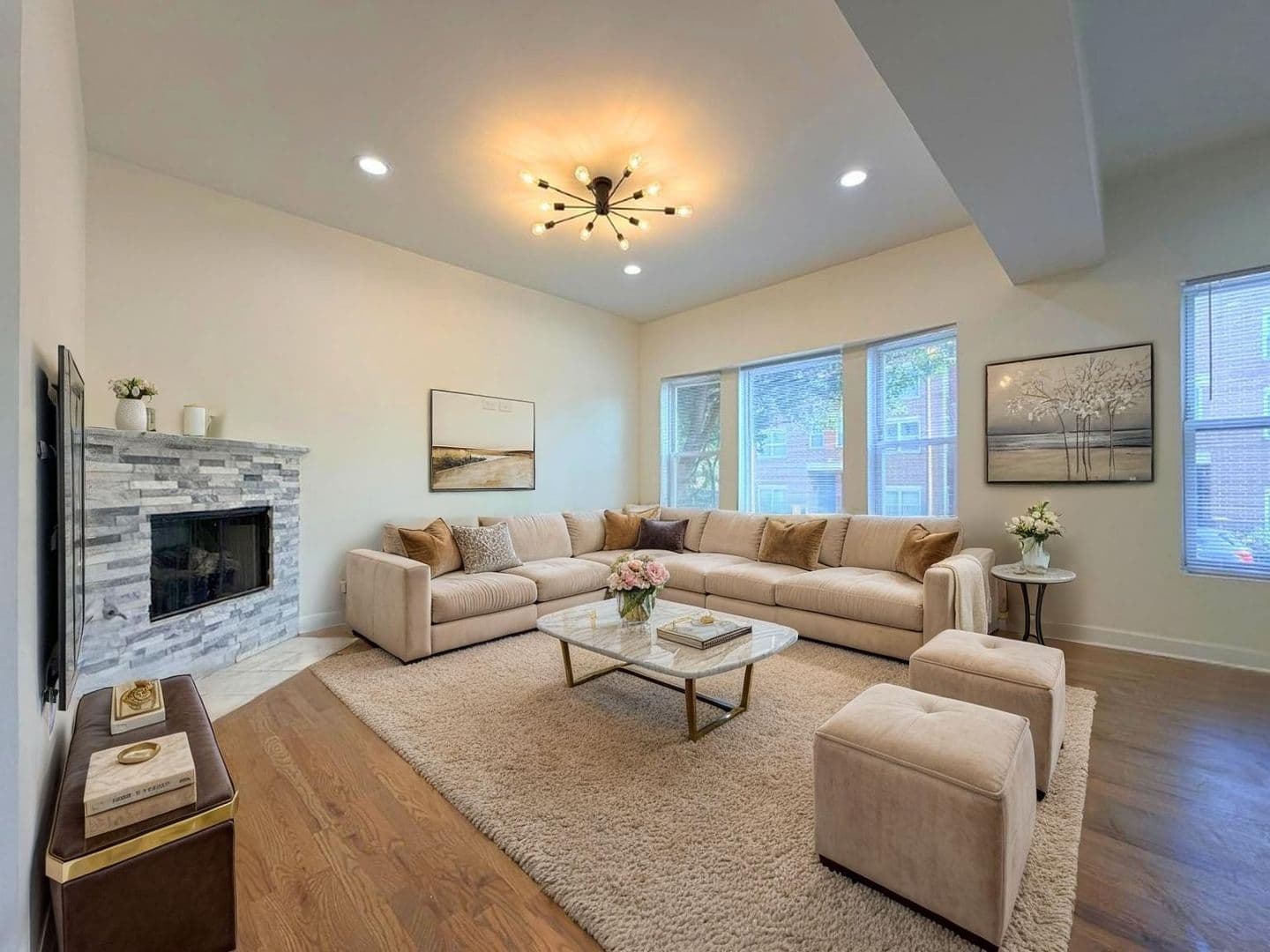 Chicago Apartment: Indiana Ave 4852-58 118-124