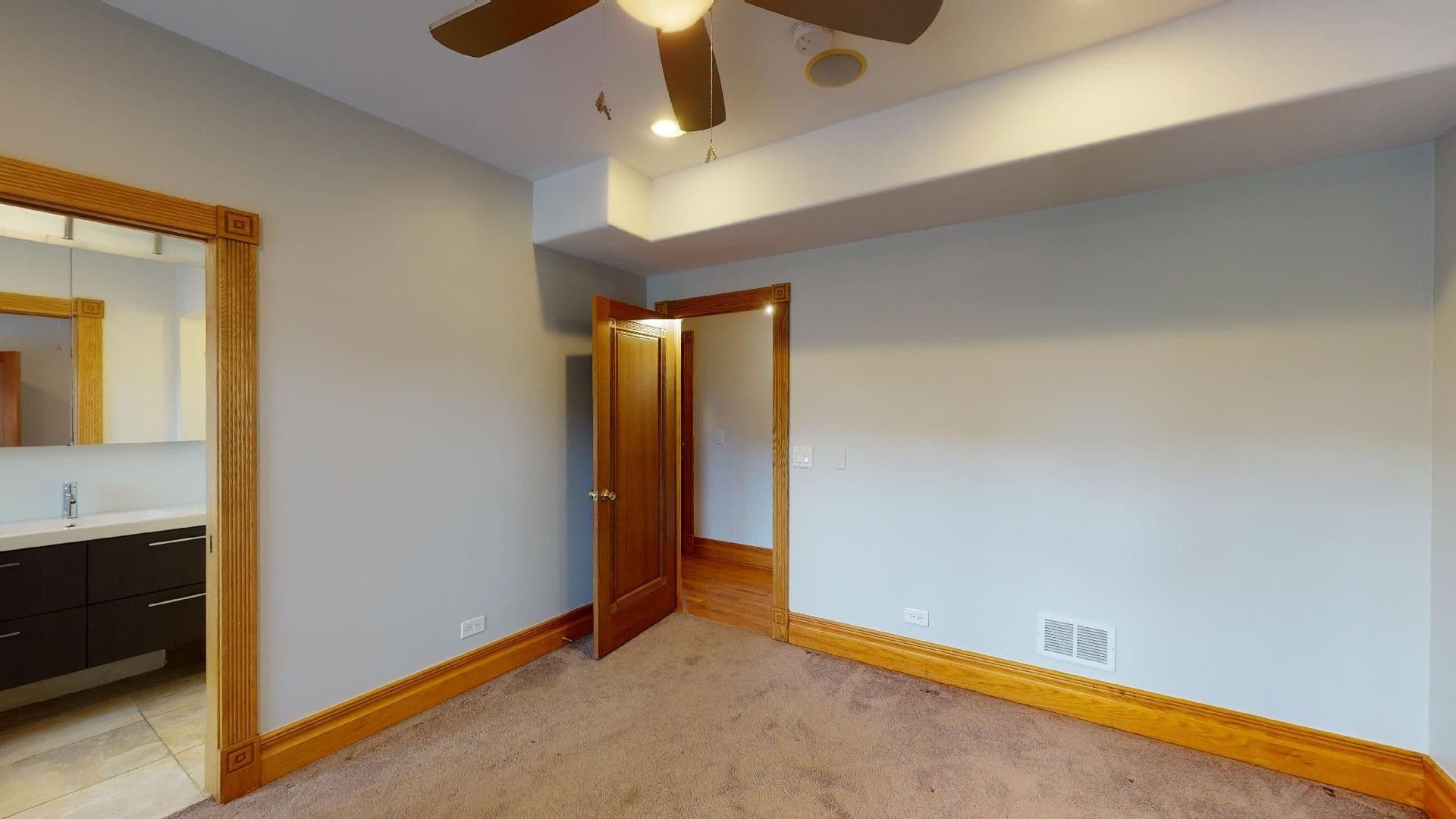 Chicago Apartment: 4954-58 S King Drive