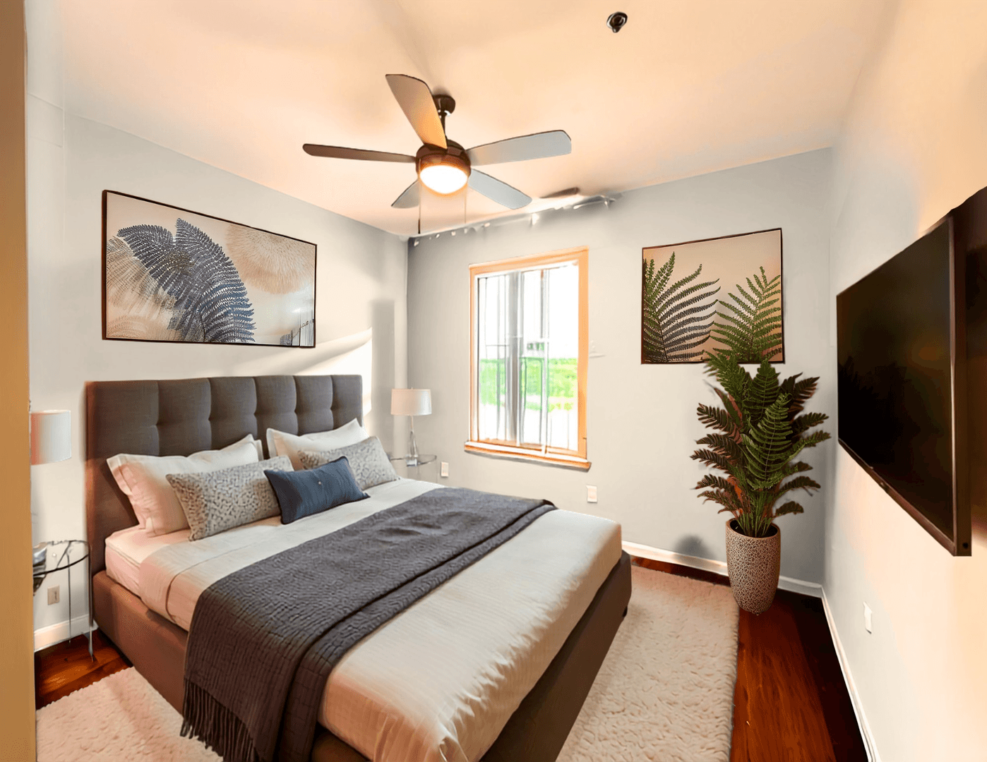 Chicago Apartment: 405 E Oakwood Blvd