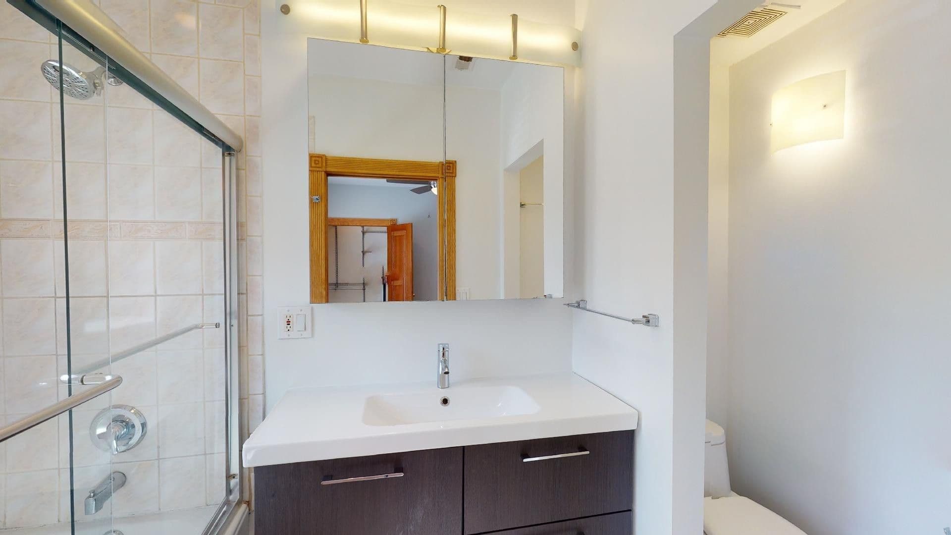 Chicago Apartment: 4954-58 S King Drive