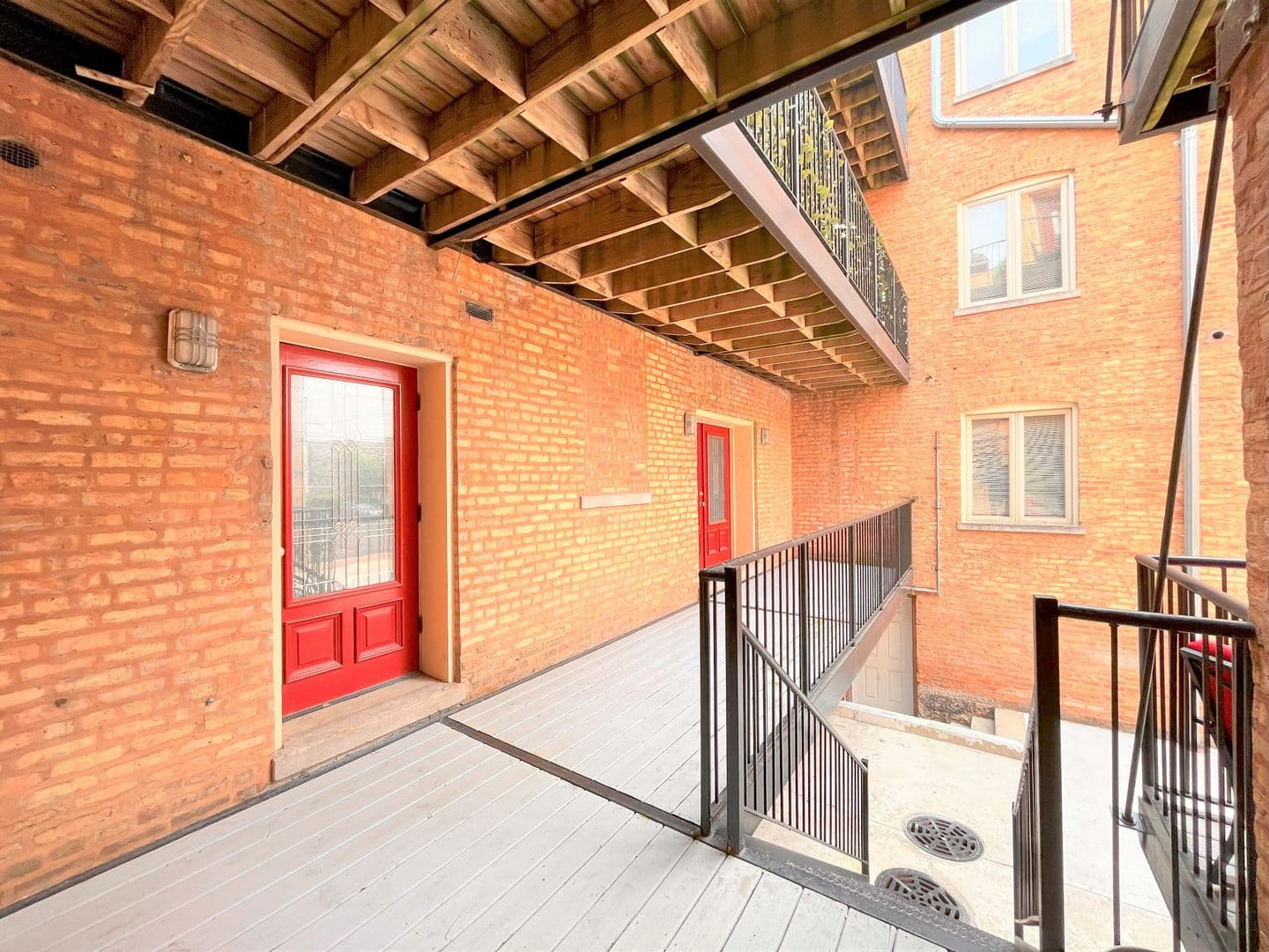 Chicago Apartment: 4954-58 S King Drive