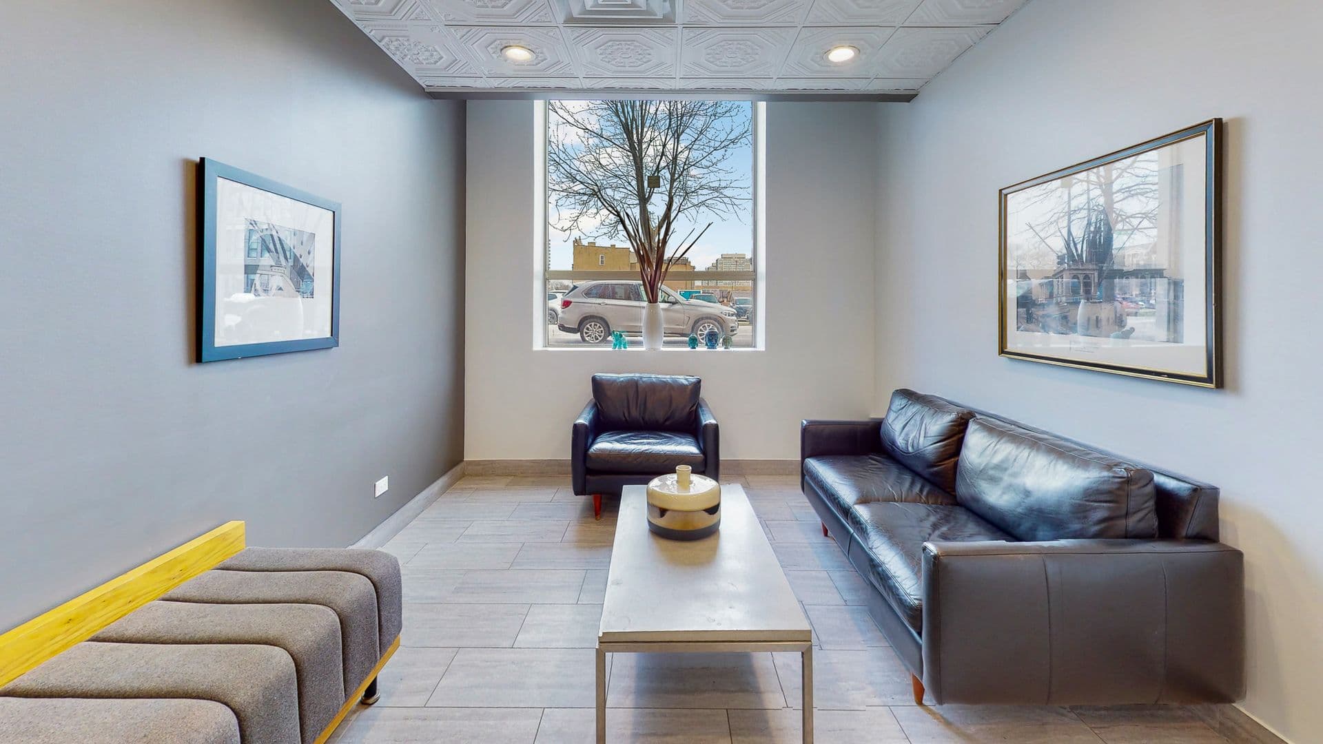 Chicago Apartment: 405 E Oakwood Blvd