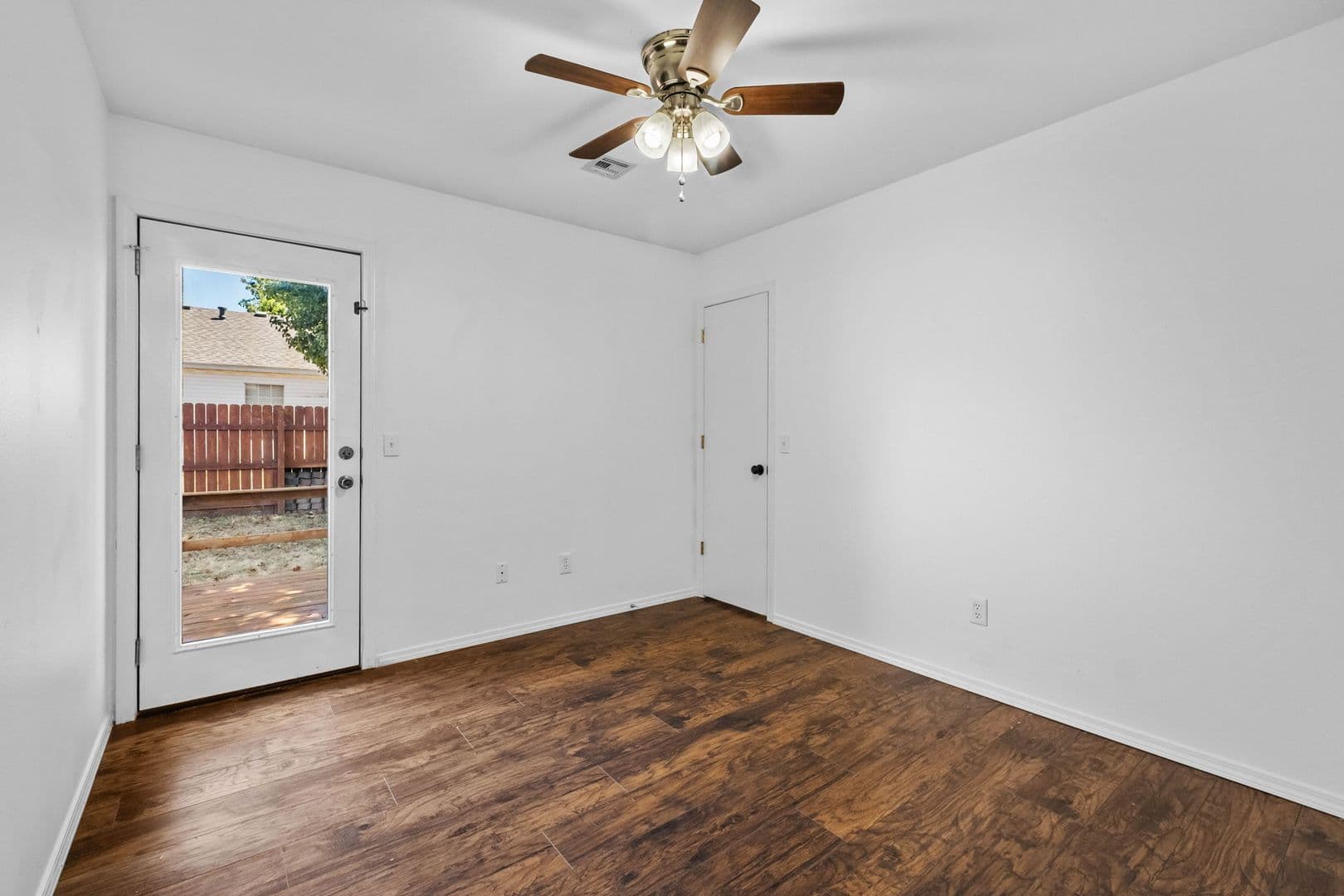 Bentonville House: 1206 Crescent Street