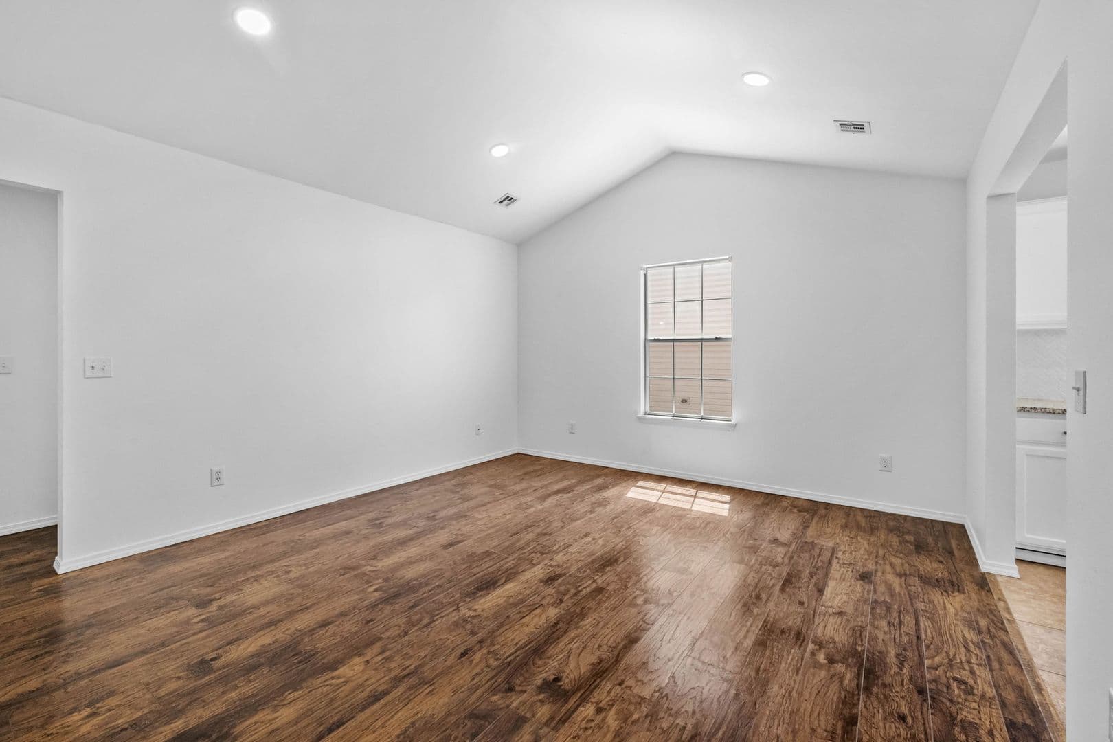 Bentonville House: 1206 Crescent Street