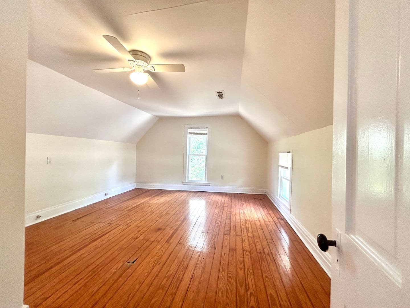 Fayetteville House: 1548 E Mission Blvd.