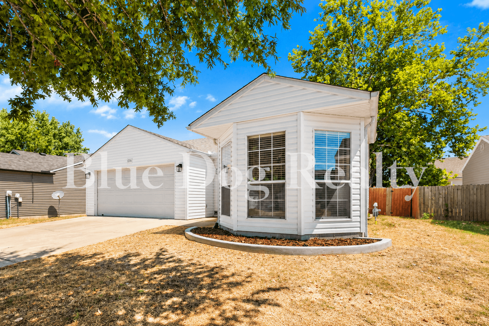 Bentonville House: 1206 Cresent Street