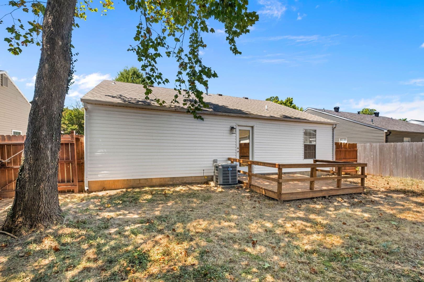 Bentonville House: 1206 Cresent Street