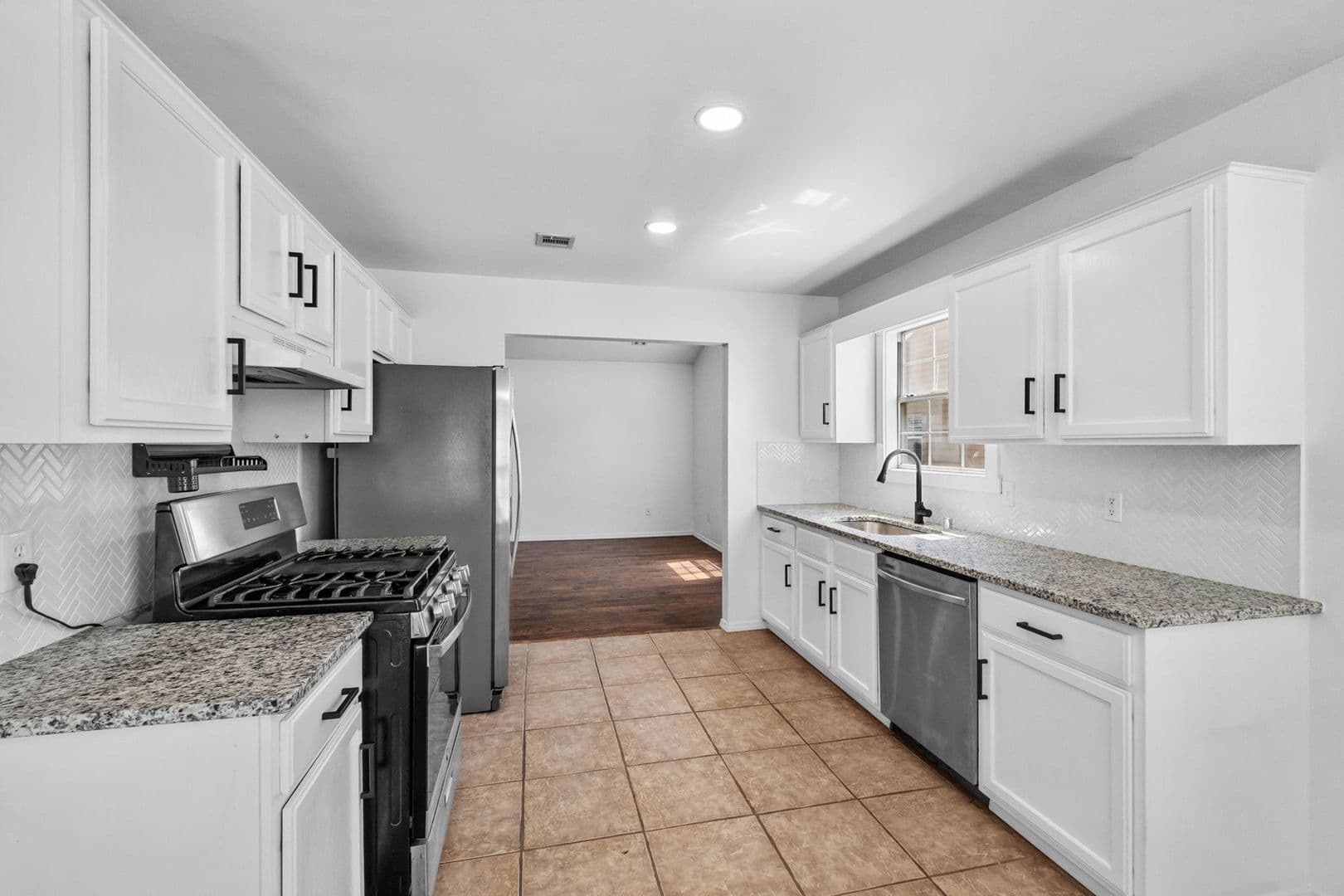 Bentonville House: 1206 Crescent Street