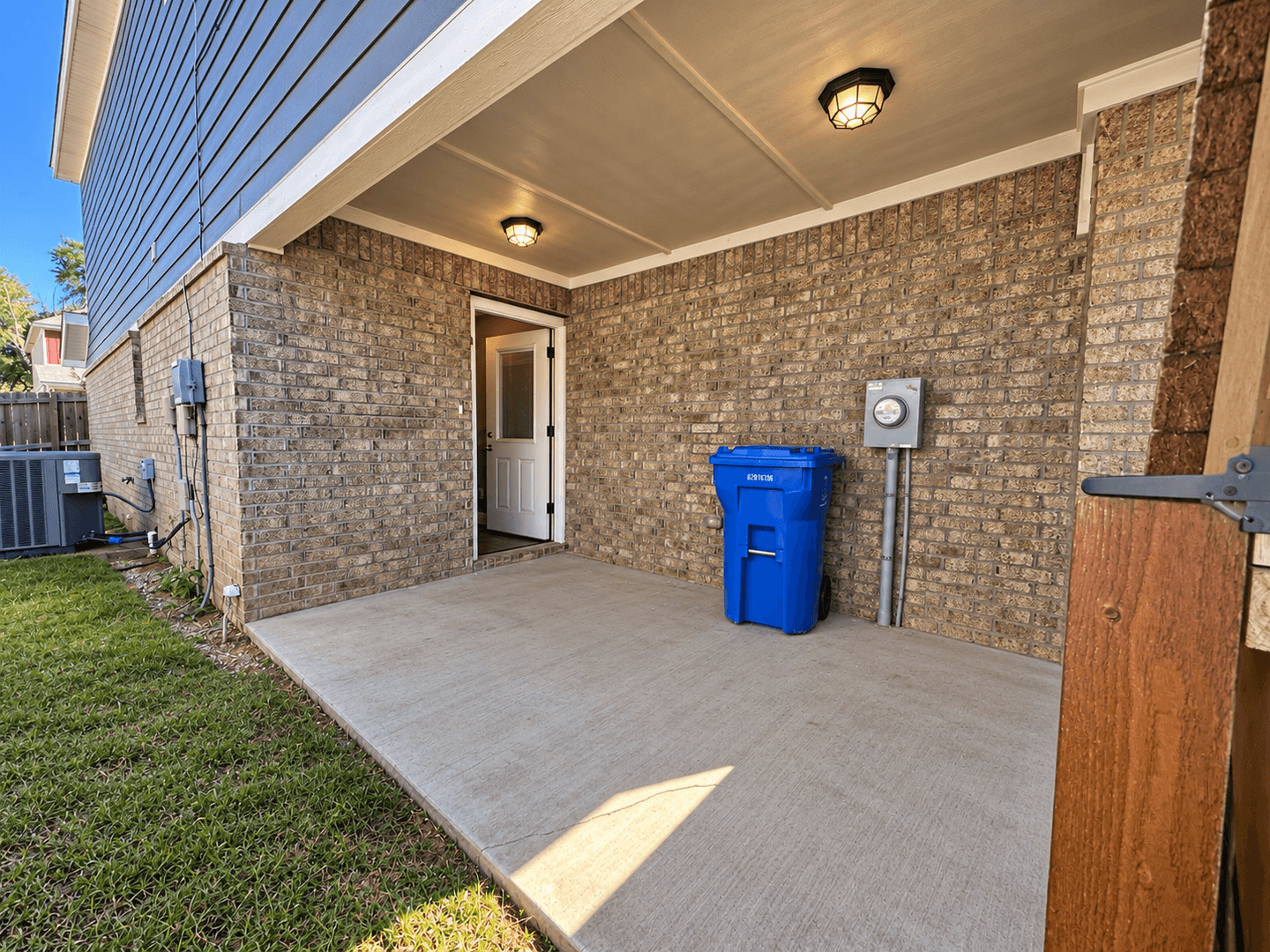 Fayetteville House: 1349 N Corsica Drive