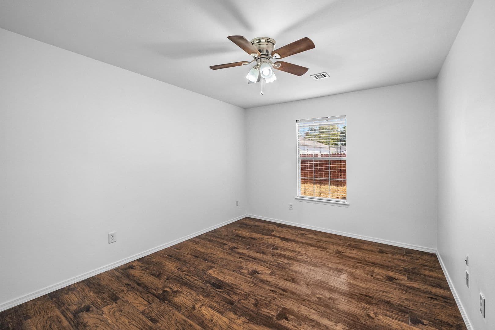 Bentonville House: 1206 Crescent Street