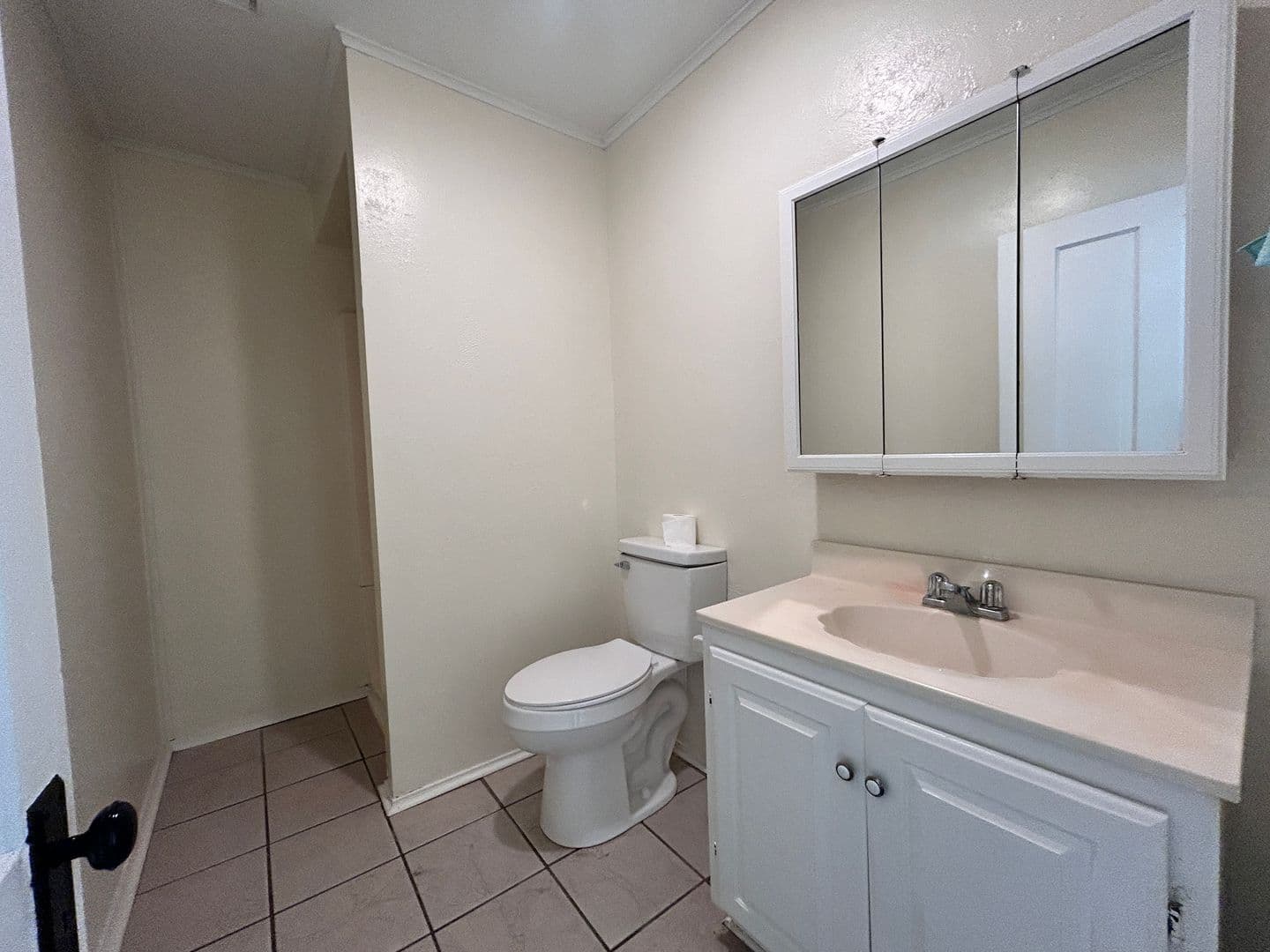 Fayetteville House: 1548 E Mission Blvd.