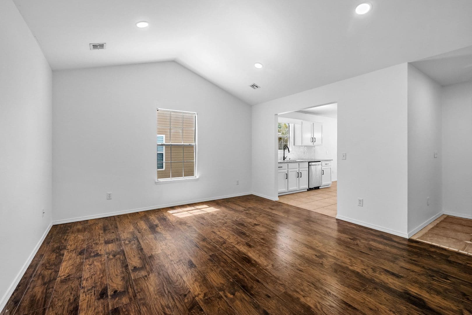Bentonville House: 1206 Crescent Street