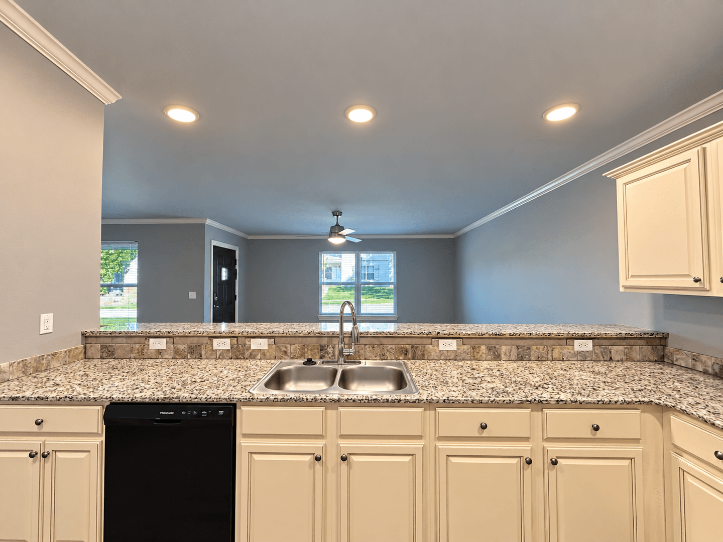 Fayetteville House: 1349 N Corsica Drive