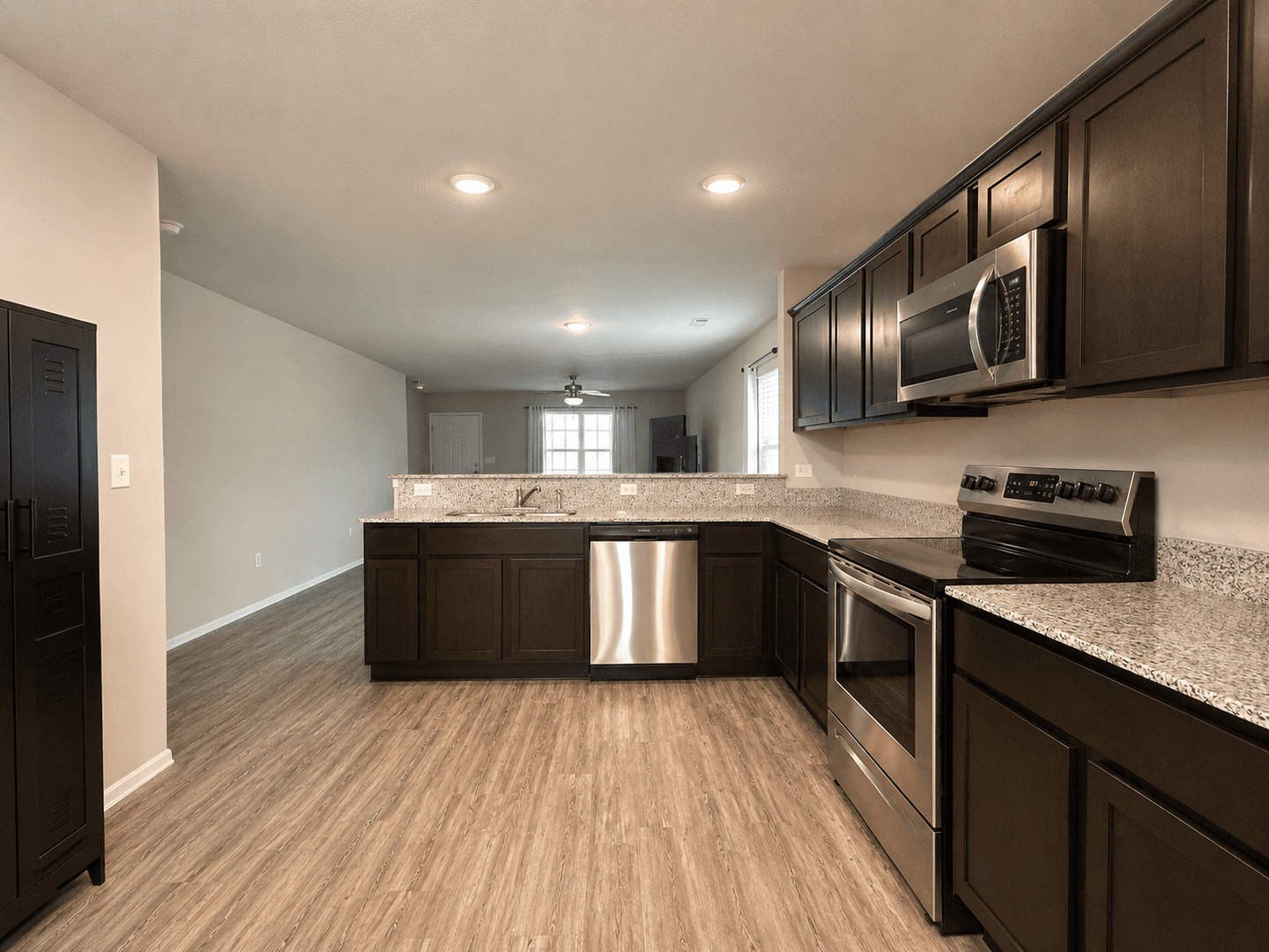 Fayetteville House: 1324 S Morningside Drive