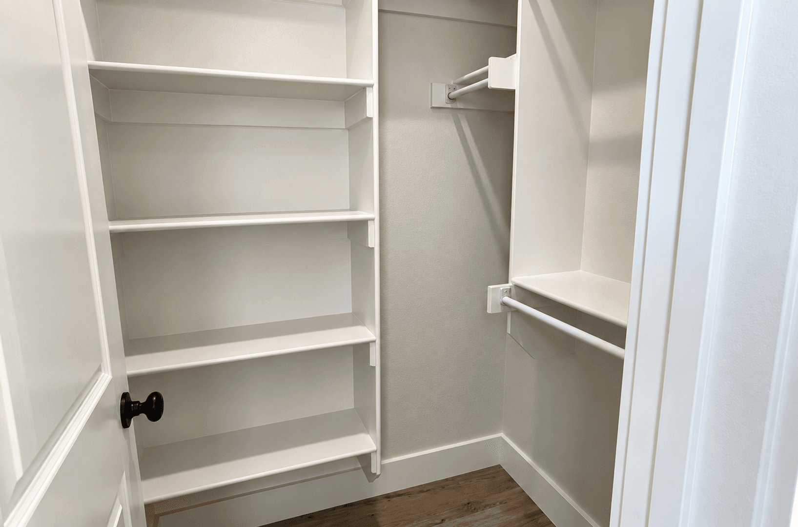 West Fork House: 122 N Centennial Ave