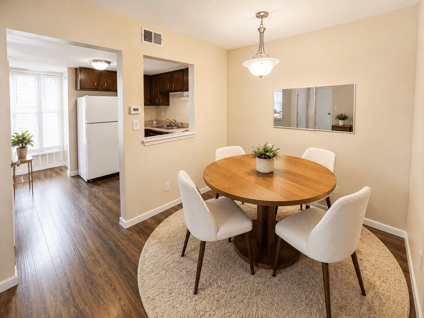 Louisville Apartment: 1517, 1521, 1525 S 3rd St.