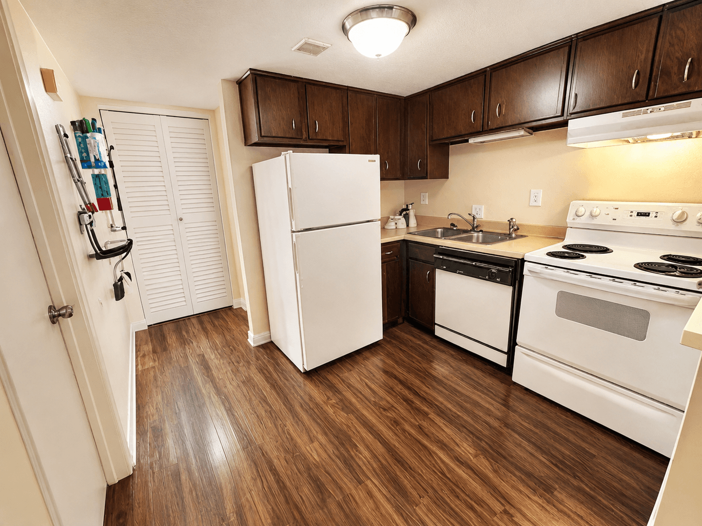 Louisville Apartment: 1517, 1521, 1525 S 3rd St.