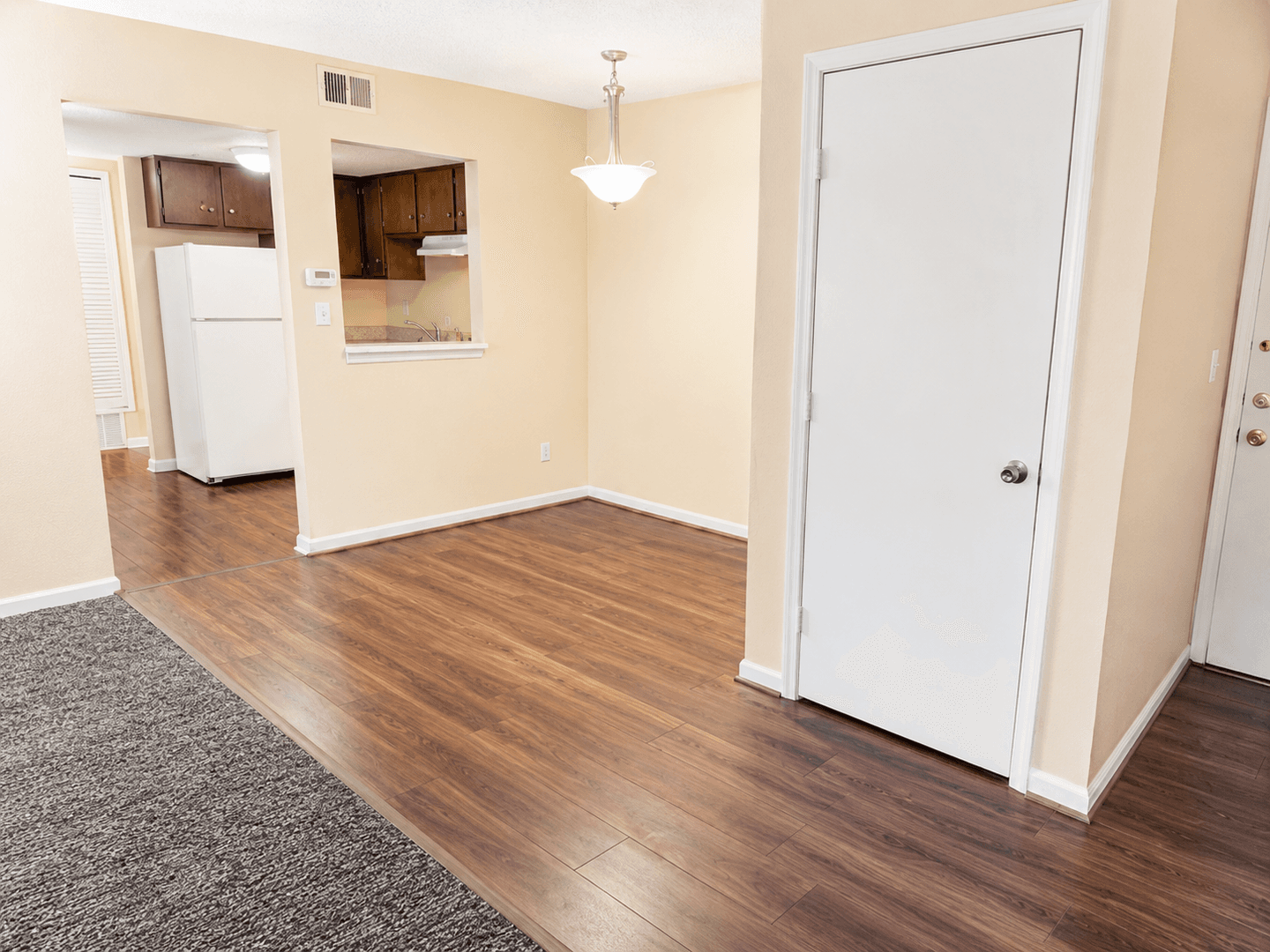 Louisville Apartment: 1517, 1521, 1525 S 3rd St.