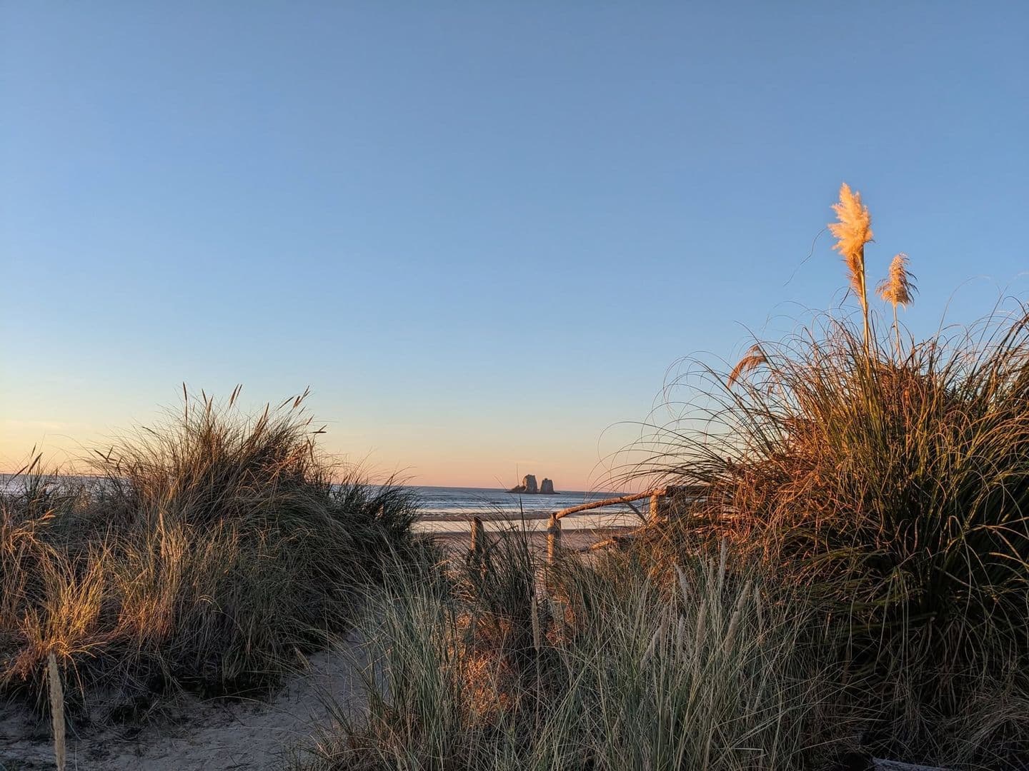 Rockaway Beach Apartment: 17600 Ocean Blvd.