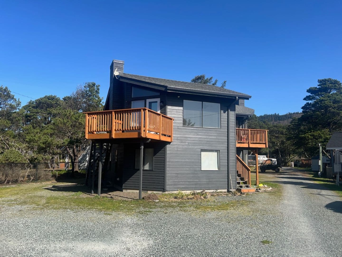 Rockaway Beach Apartment: 17600 Ocean Blvd.
