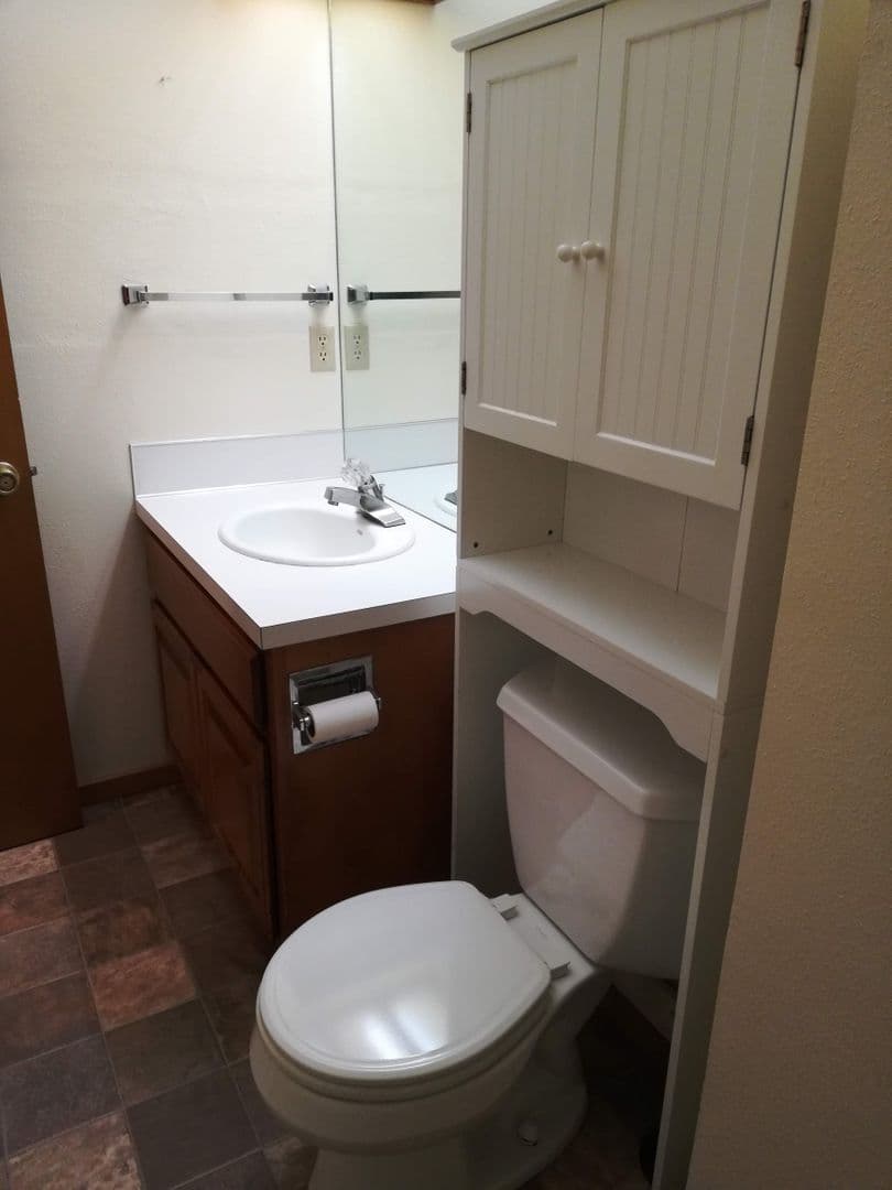 Rockaway Beach Apartment: 17600 Ocean Blvd.