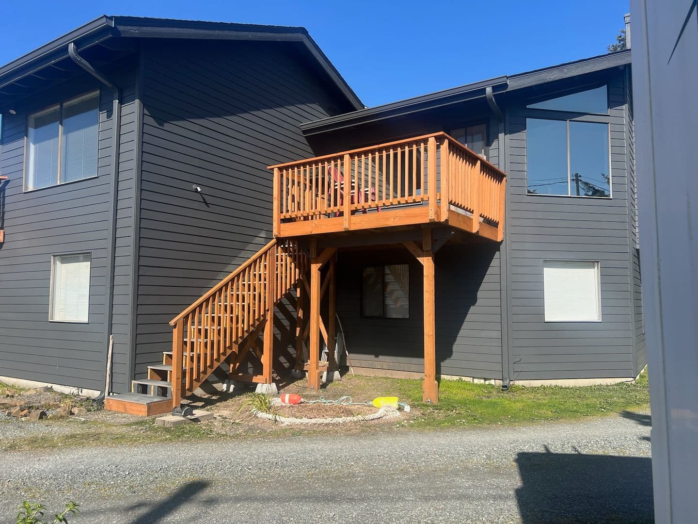 Rockaway Beach Apartment: 17600 Ocean Blvd.