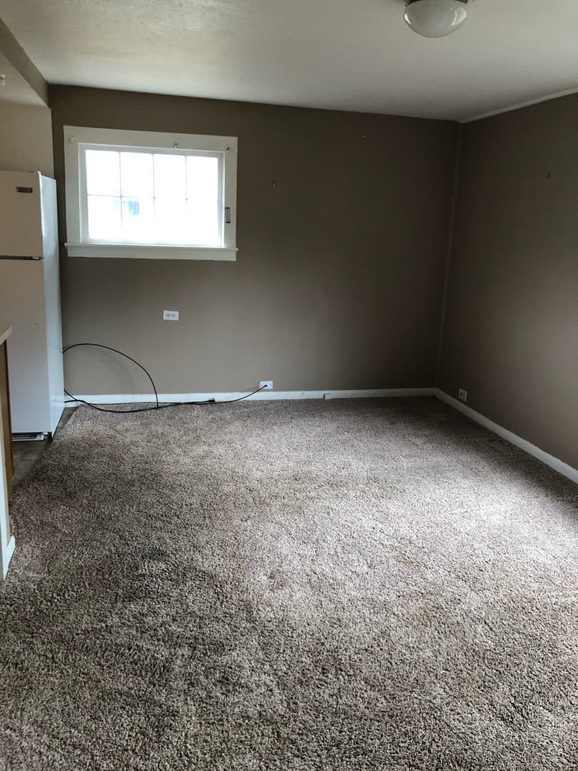 Deer Island Apartment: 64701 Columbia River Hwy