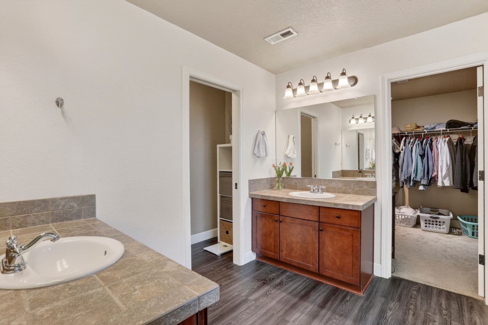 Scappoose House: 52092 SE 9th Street