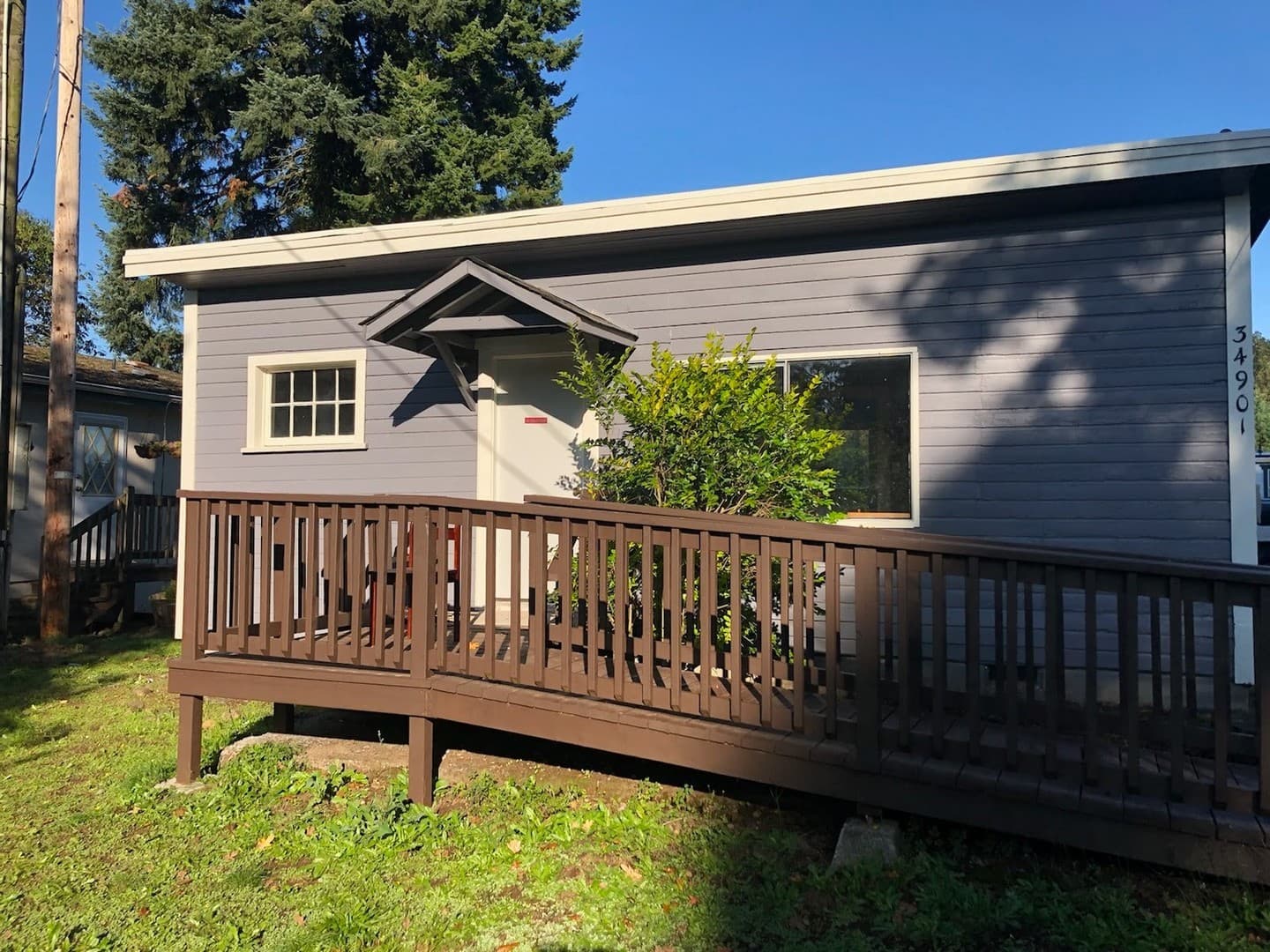 Deer Island Apartment: 64701 Columbia River Hwy