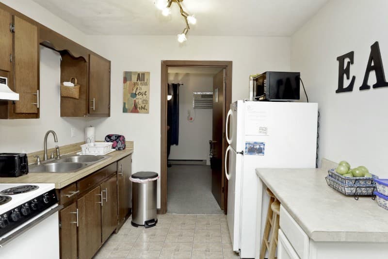 Lexington Apartment: 178 Leader Avenue