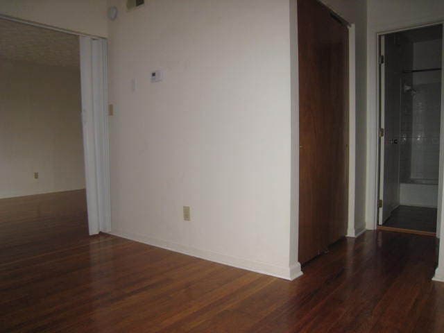 Lexington Apartment: 1356 Royalty Court