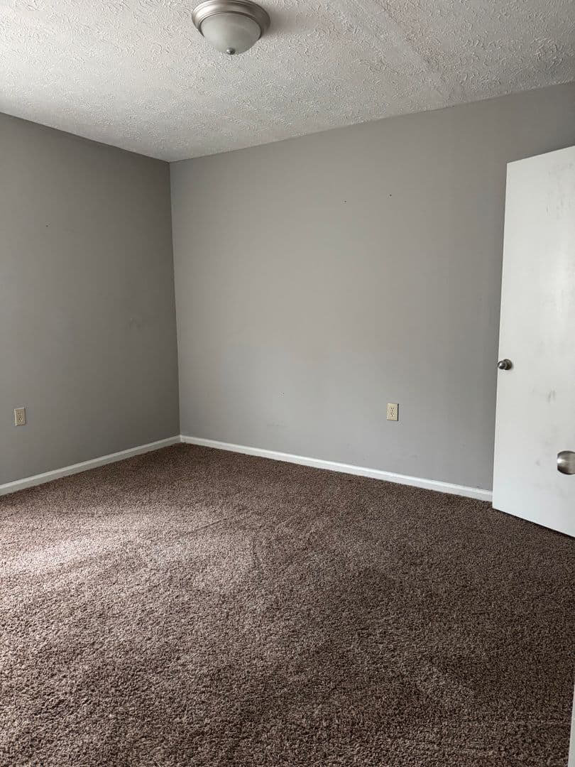 Winchester Apartment: 163 & 165 Westside Drive