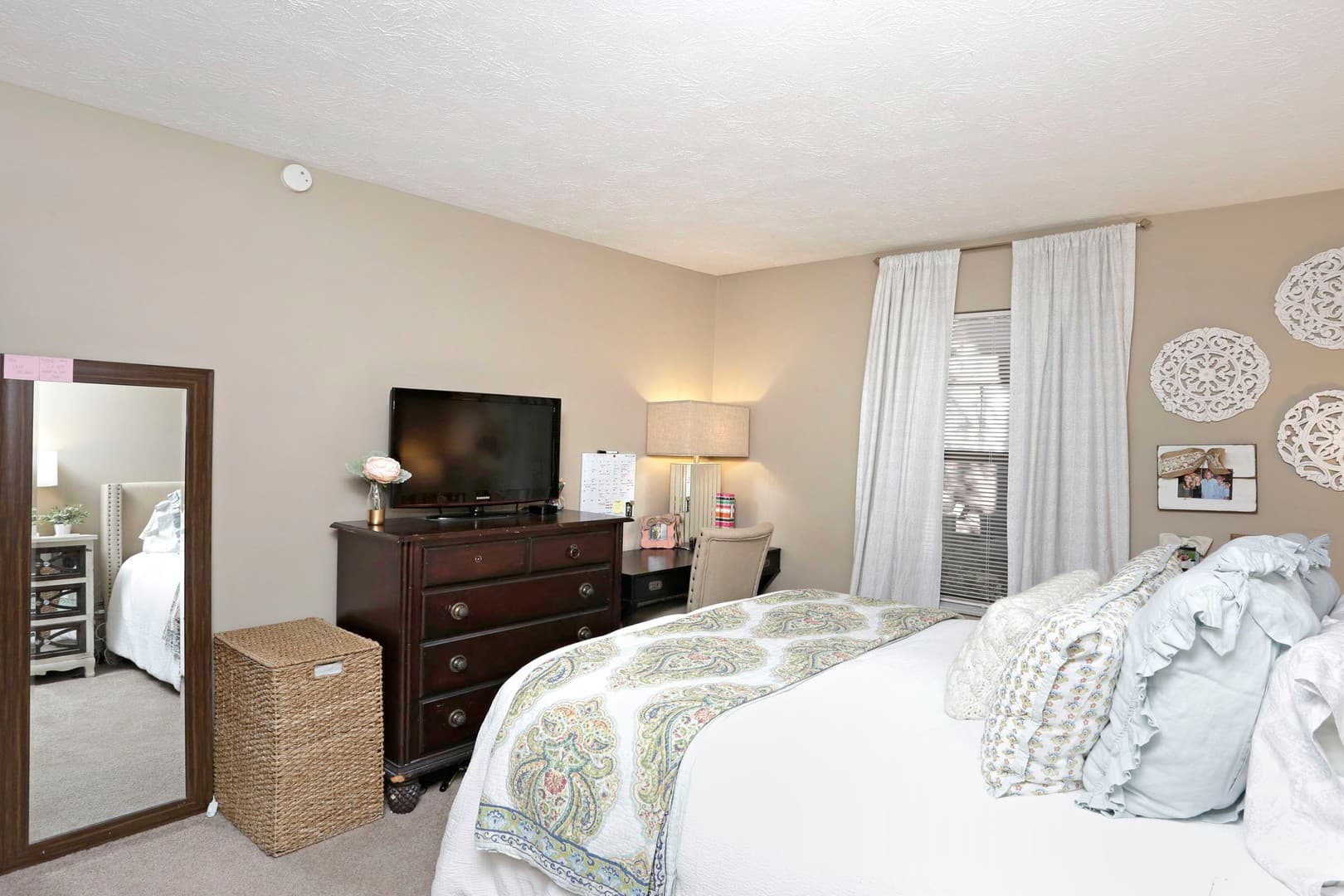 Lexington Apartment: 135 Transcript Avenue