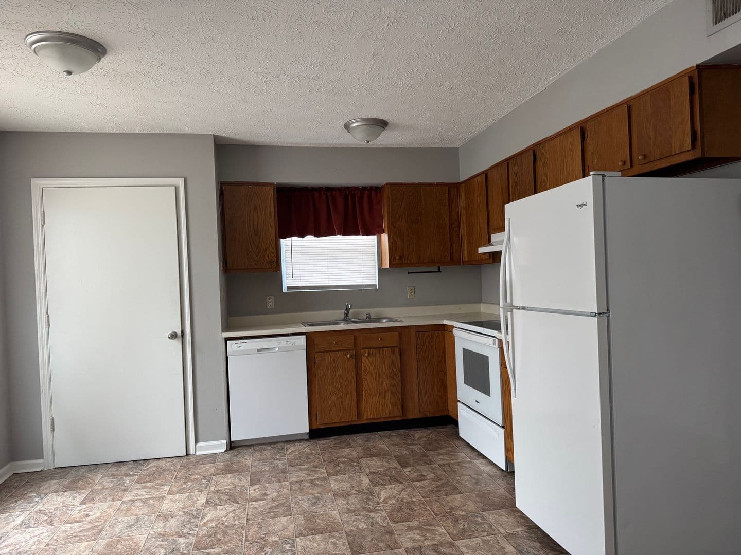 Winchester Apartment: 188 & 190 Westside Drive